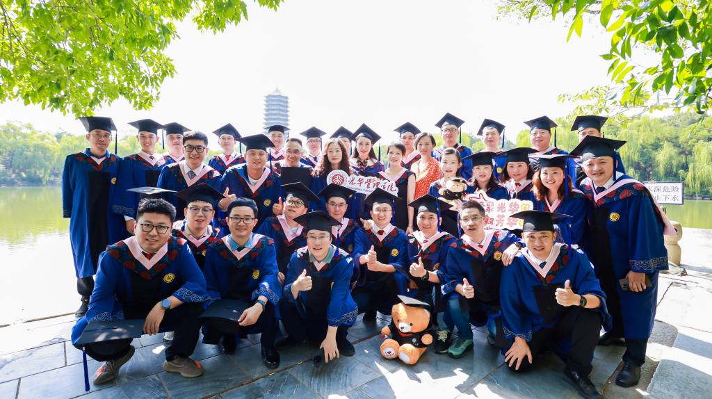 NG视讯EMBA144班毕业纪事