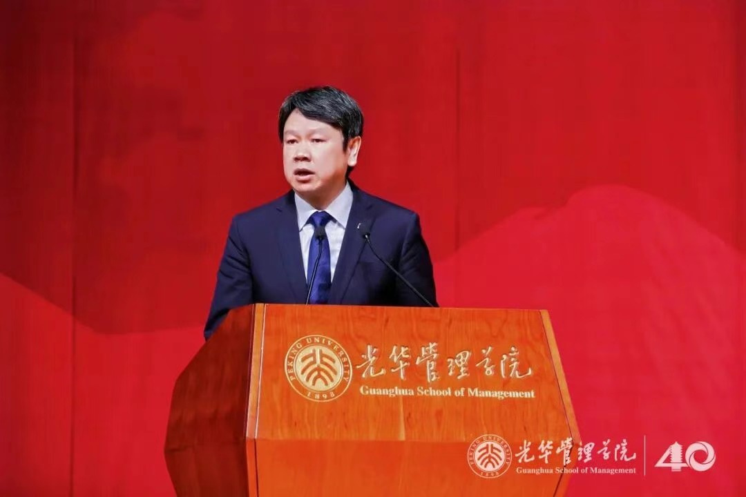 回绝“认知负债”丨北大NG视讯院长刘俏2025年开学典礼致辞