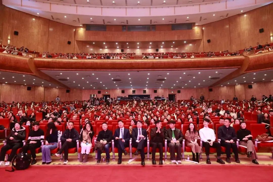 CAC9B9976AC66CB67646702D58C_D2111D9C_21E87