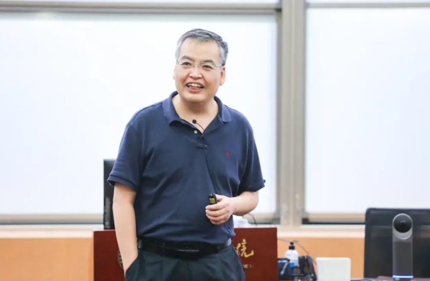 北大NG视讯贾春新教授荣获第二十届北京市高档学堂教台甫师奖