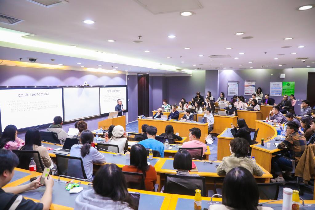 两会心灵 | 全国政协委员龚六堂、周黎安：锚定中国式现代化